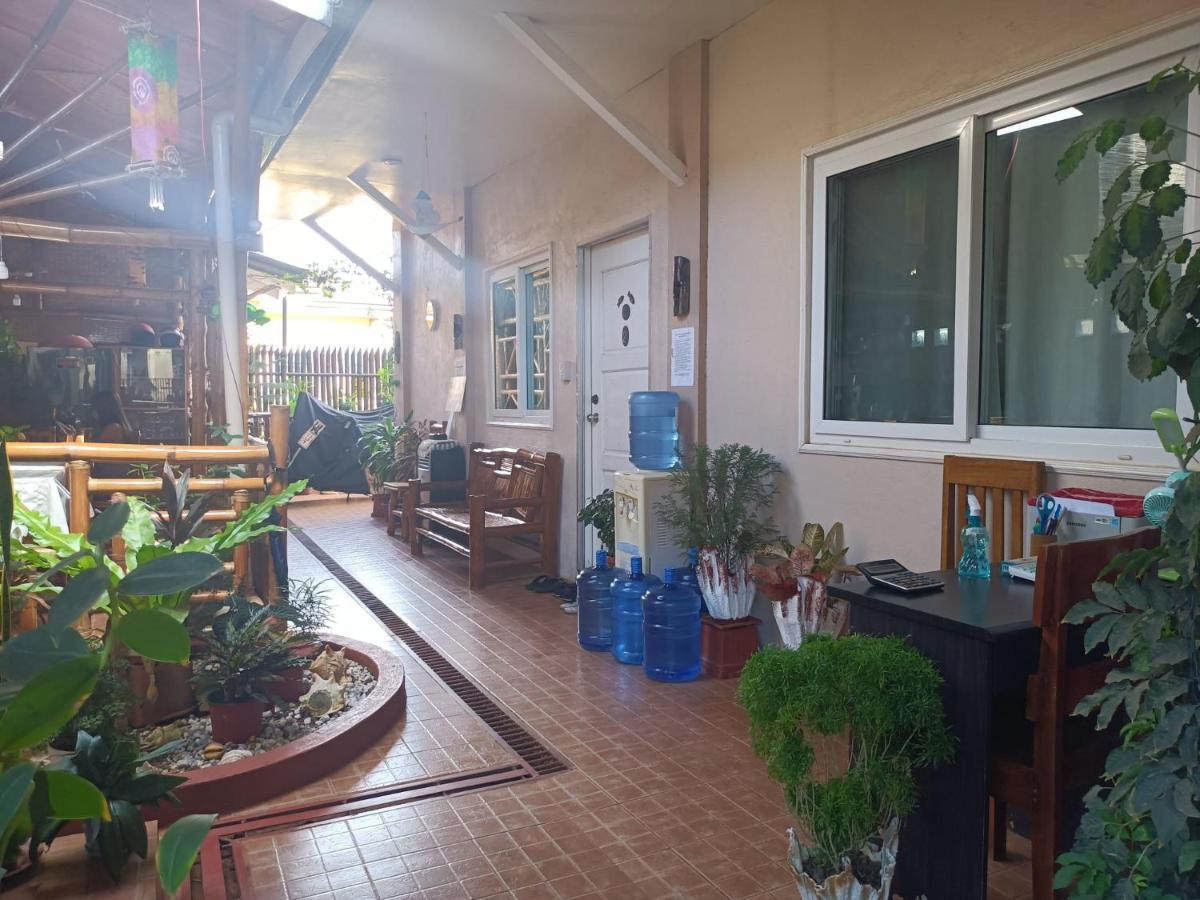 Villa Skanderbeg Guest House Puerto Princesa Bagian luar foto