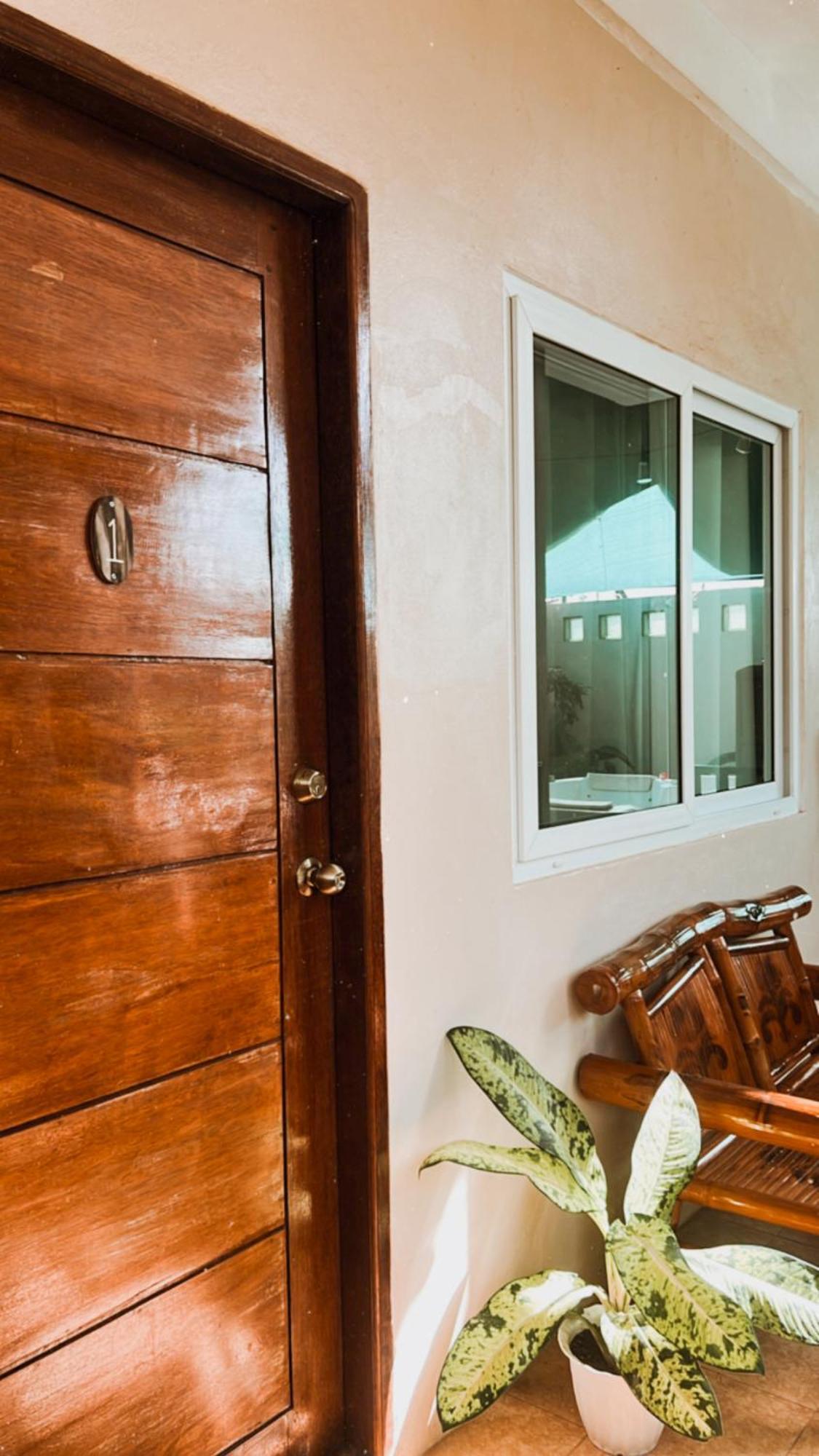Villa Skanderbeg Guest House Puerto Princesa Bagian luar foto