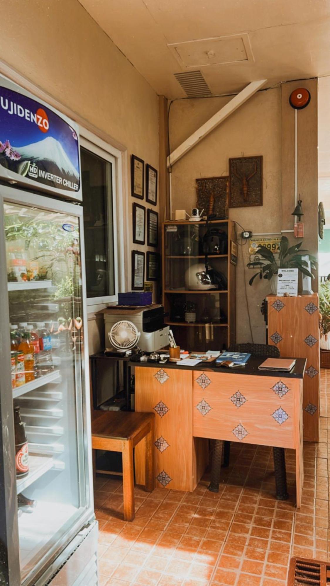 Villa Skanderbeg Guest House Puerto Princesa Bagian luar foto