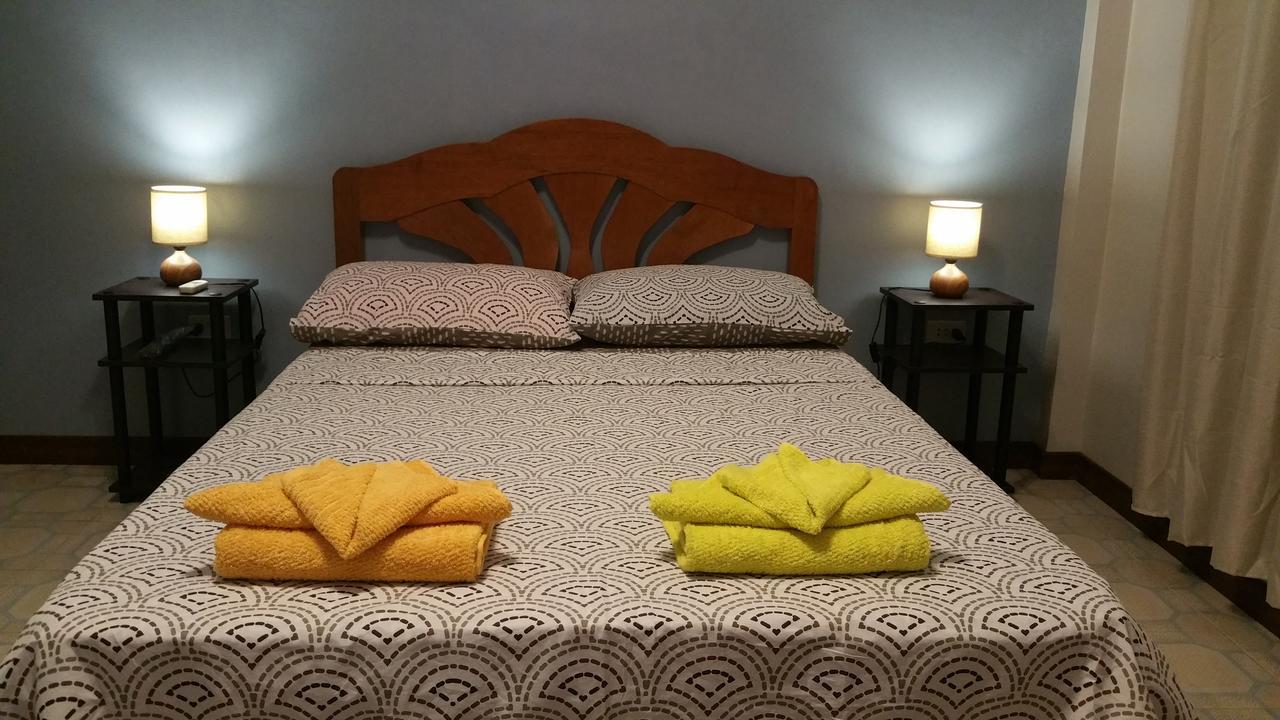 Villa Skanderbeg Guest House Puerto Princesa Bagian luar foto