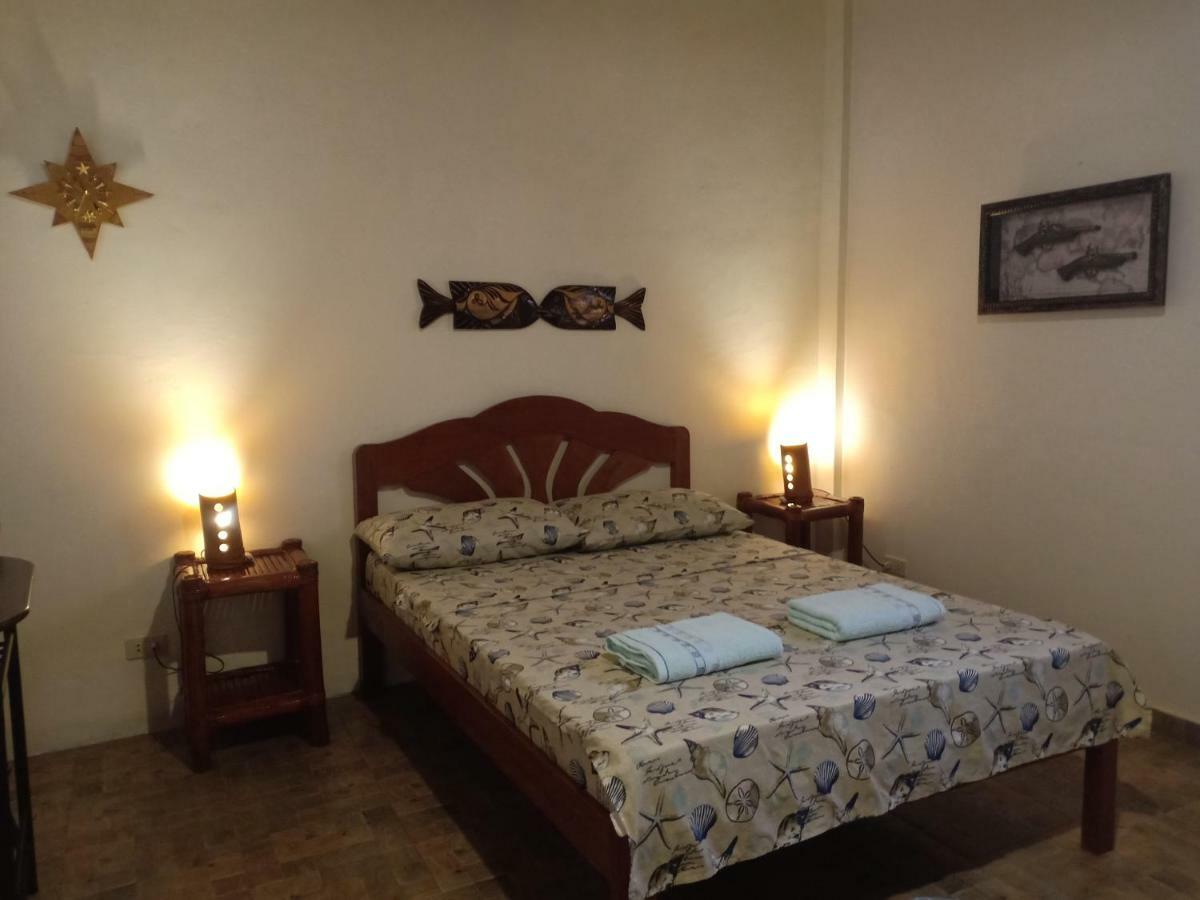 Villa Skanderbeg Guest House Puerto Princesa Bagian luar foto